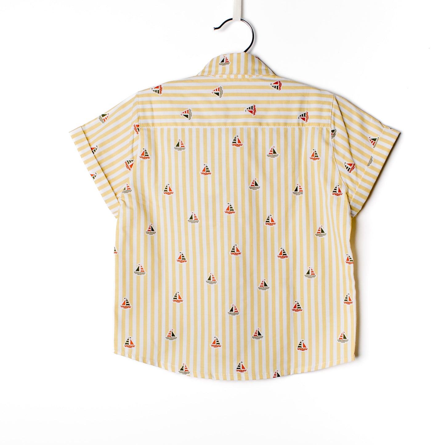 Camisa rapaz barcos