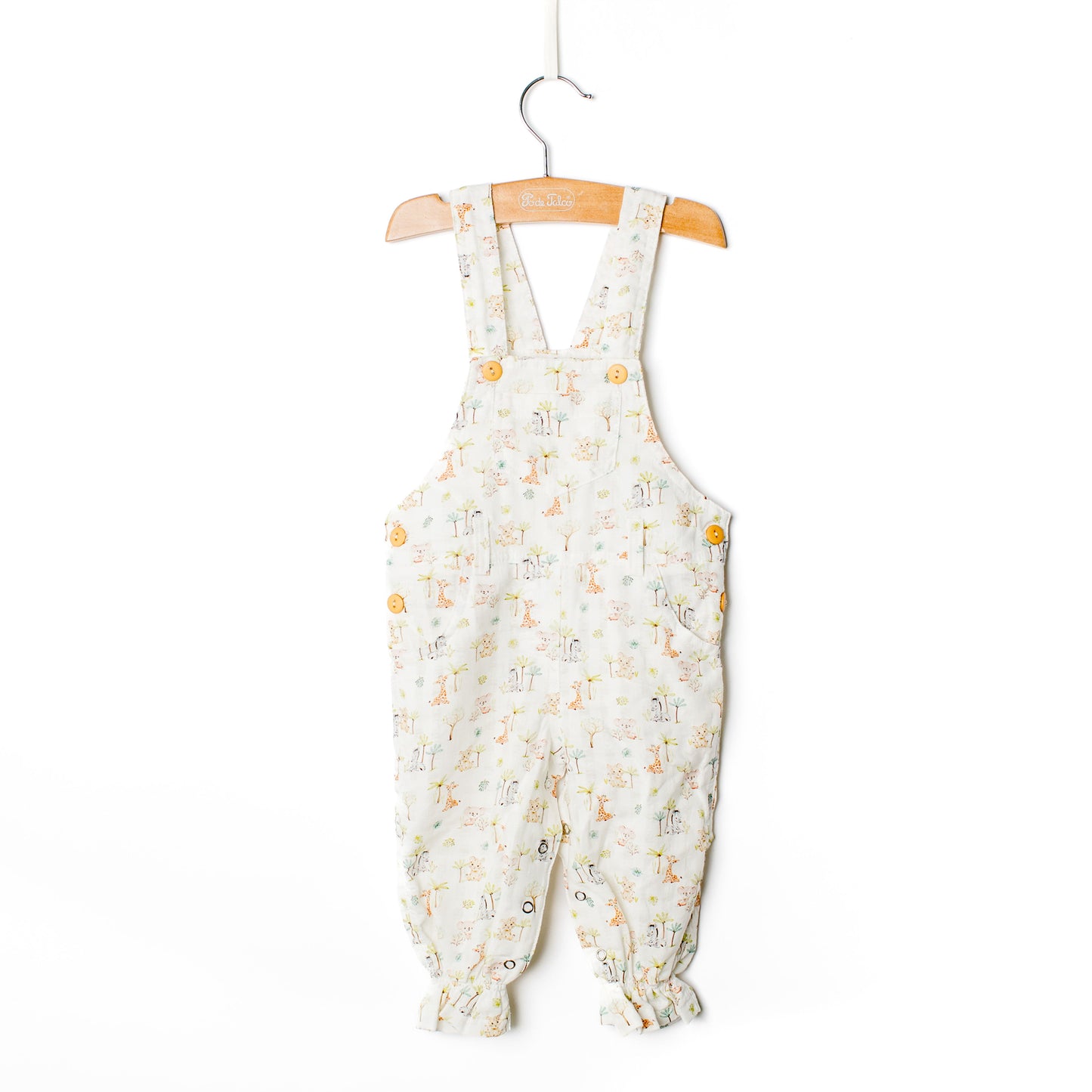 Calça jardineira estampada
